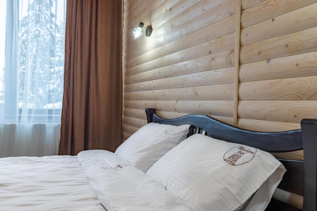 Madison Hotel Boekovel Buitenkant foto