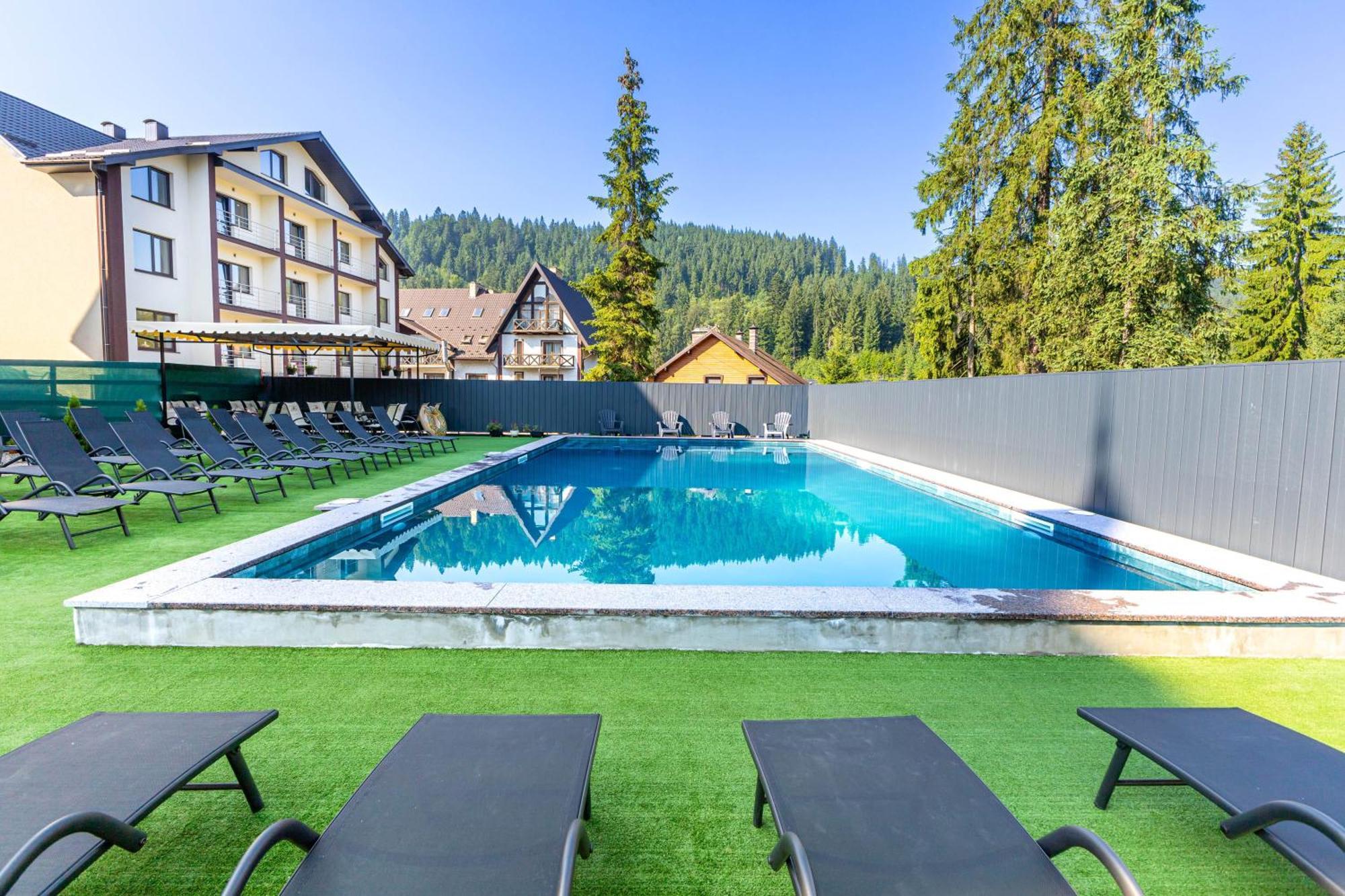 Madison Hotel Boekovel Buitenkant foto